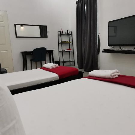Roomstay Hj Esmon Parit Raja Uthm Zewnętrze zdjęcie