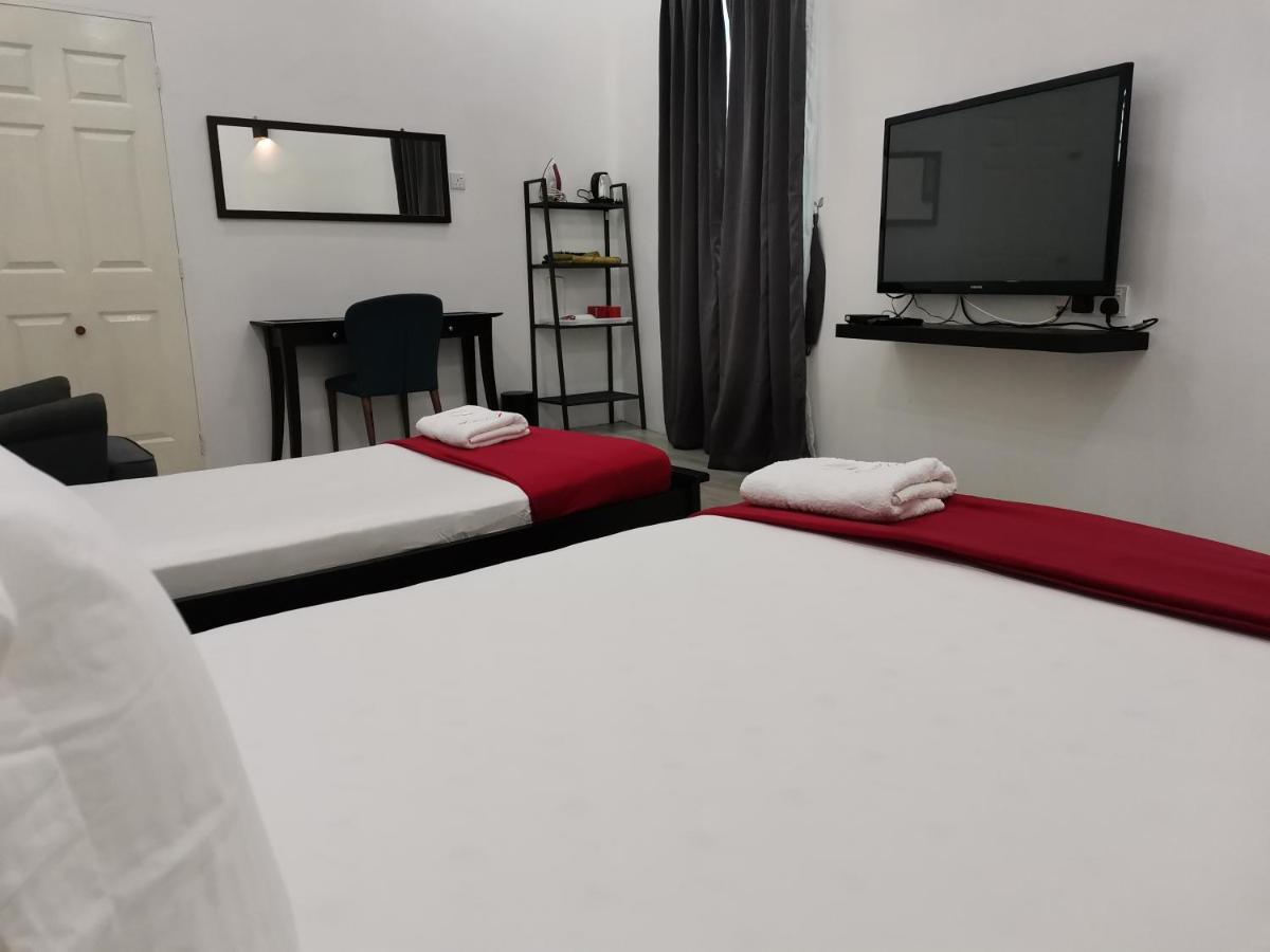 Roomstay Hj Esmon Parit Raja Uthm Zewnętrze zdjęcie